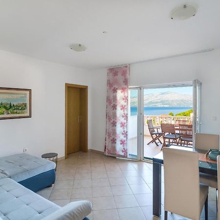 Nice Home In Postira With Outdoor Swimming Pool Bagian luar foto