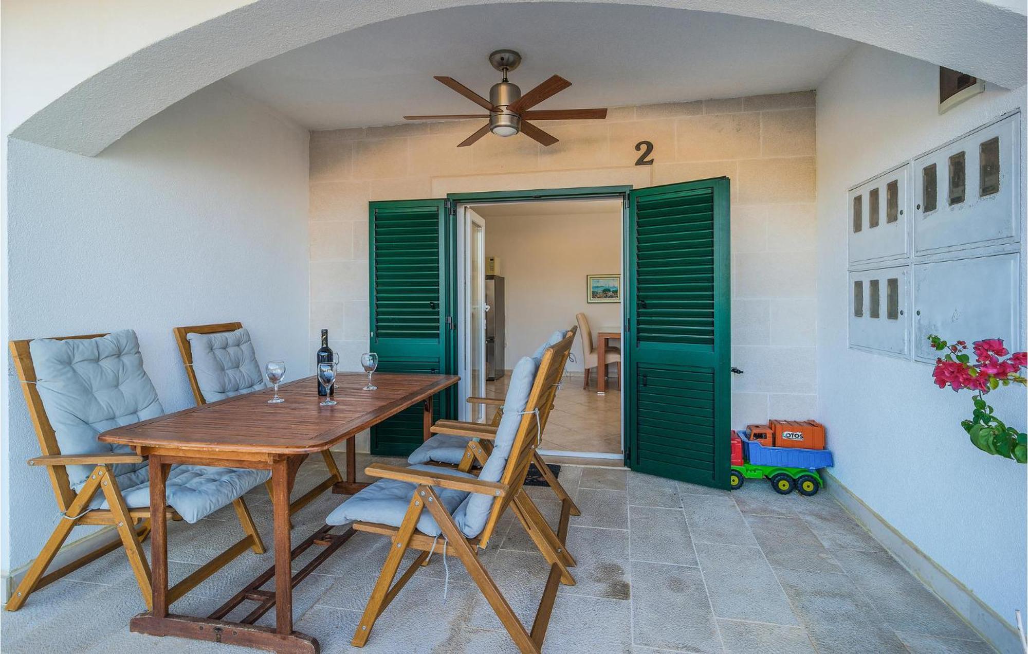 Nice Home In Postira With Outdoor Swimming Pool Bagian luar foto