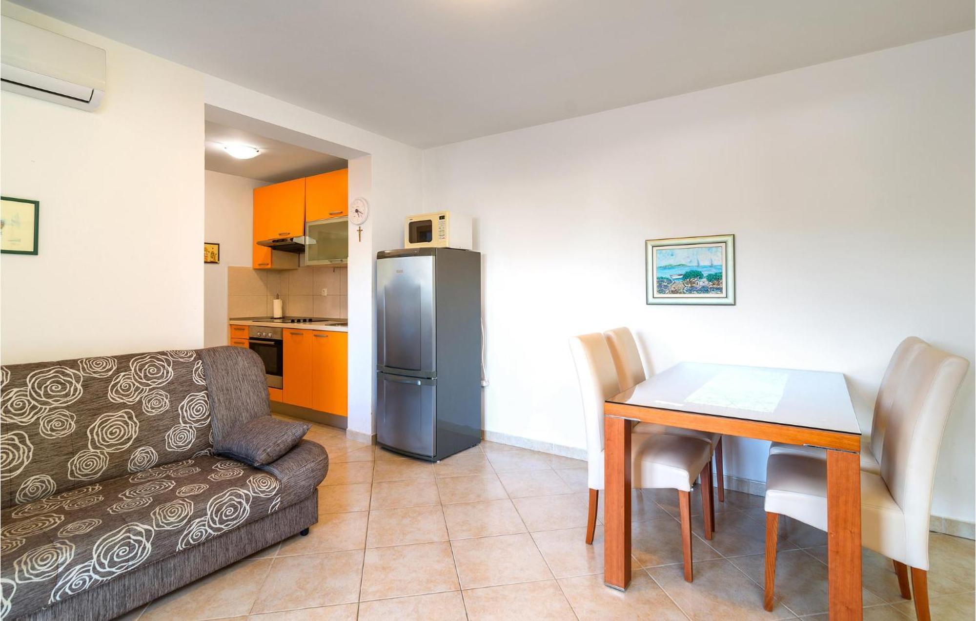 Nice Home In Postira With Outdoor Swimming Pool Bagian luar foto