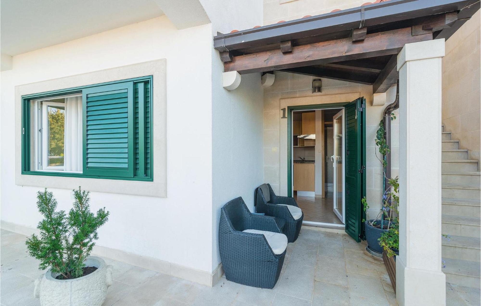 Nice Home In Postira With Outdoor Swimming Pool Bagian luar foto