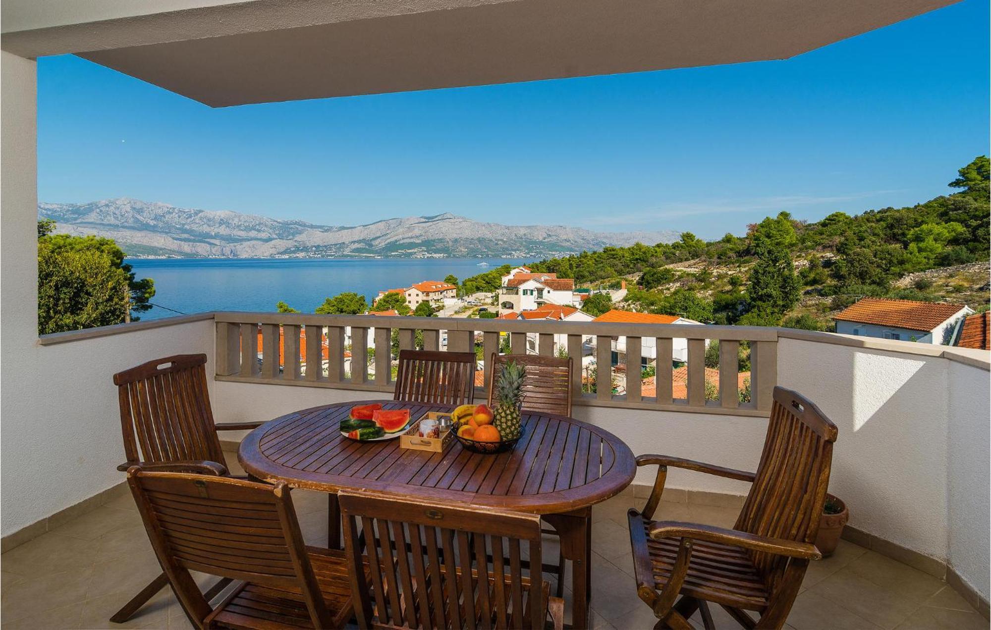 Nice Home In Postira With Outdoor Swimming Pool Bagian luar foto