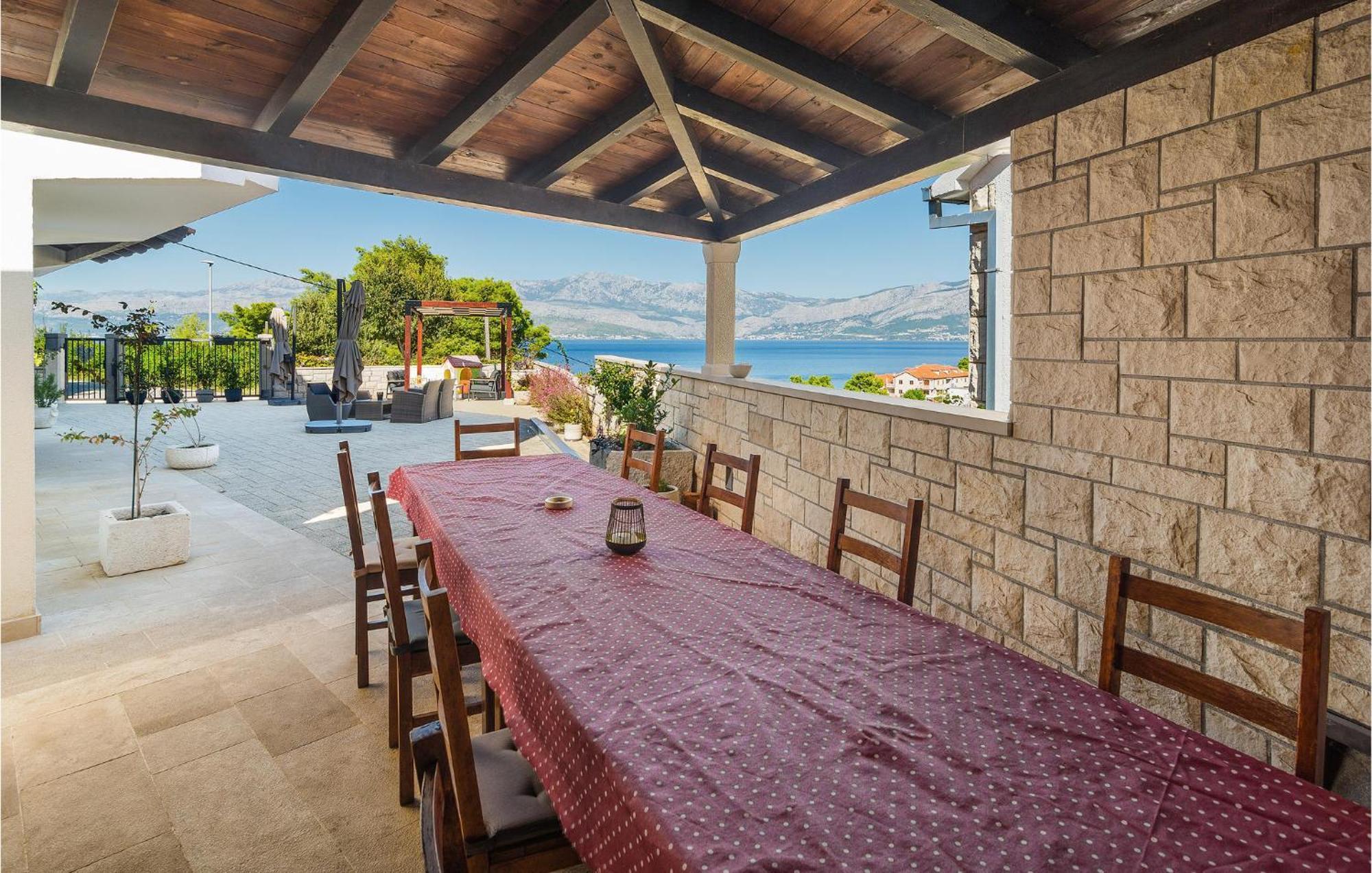 Nice Home In Postira With Outdoor Swimming Pool Bagian luar foto